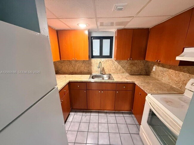 5391 W 22nd Ct Unidad 205