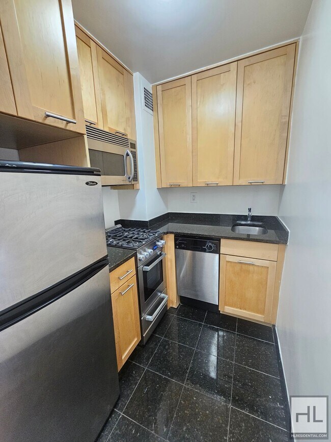 Spacious Studio Near the United Nations