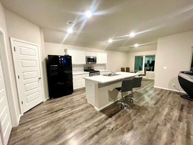 Photo - 4 Bed | 2 Bath in Broken Arrow!