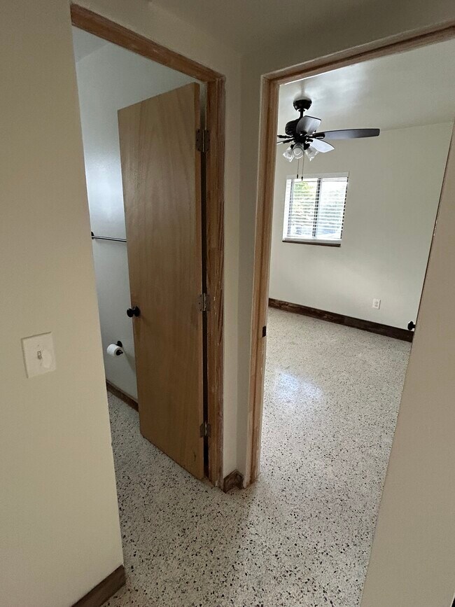 Photo - 910 SW 4th Ave Unit 3