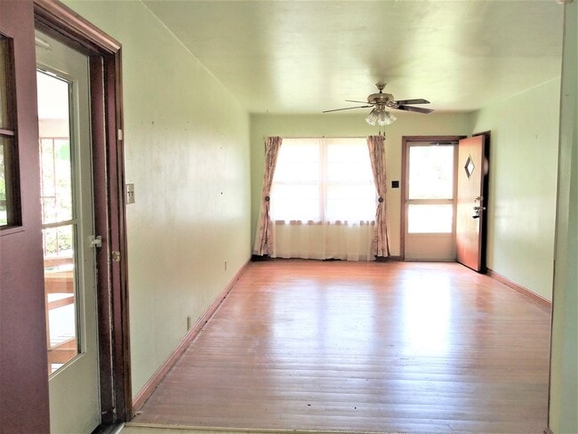 Photo - ~~~~~ Quaint Retro 70s Charm! ~~~~~