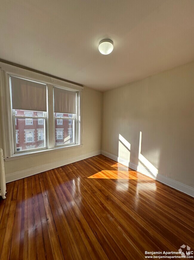 Building Photo - 18 Mount Hood Rd Unit 3 Rental