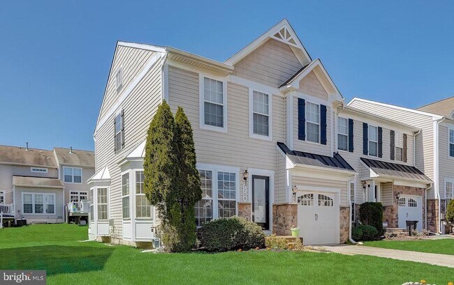 Building Photo - 1709 Hayle Dr