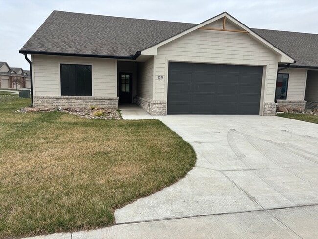 Building Photo - 123/125/127/129 Sheridan Unit 129 Sheridan