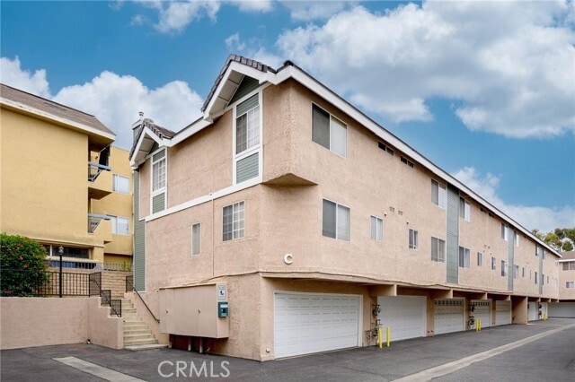 Photo - 8958 Burnet Ave