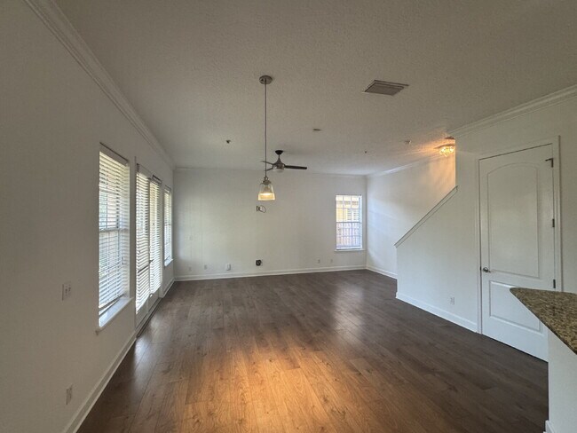 Photo - "Spacious 3-Bed Townhouse Retreat in Tampa's Heart - Modern Comforts Await!" Unit 1