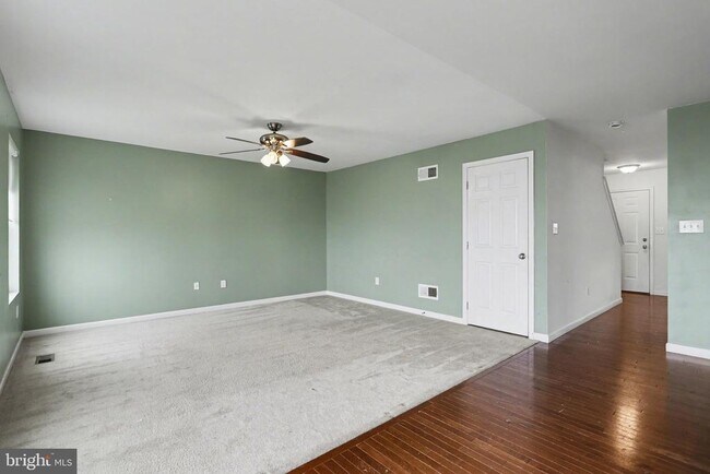 Photo - 27 E Imperial Dr