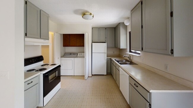 Photo - 755-57 N. Maple-757 Unidad 757