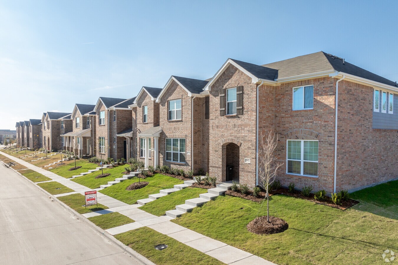 Additional Building View - Cloverleaf Crossing Townhomes