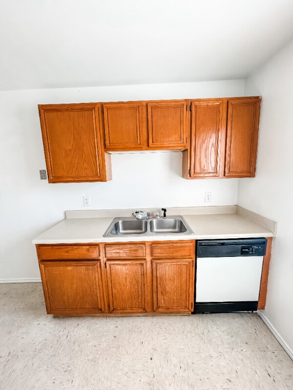 Photo - 1604 Windward Dr Unit B