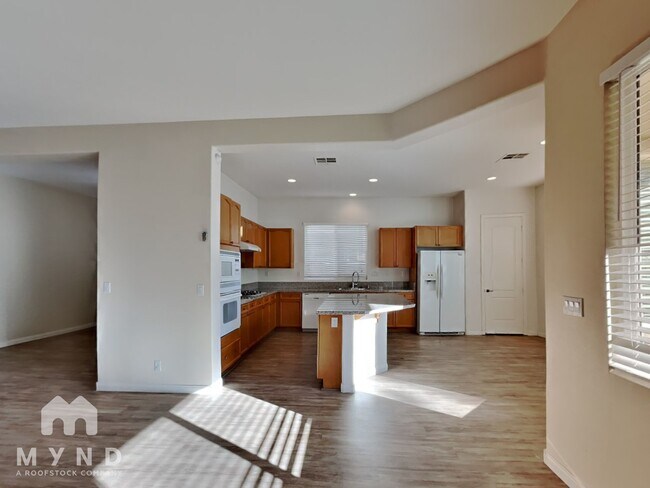 Photo - 6524 Greenlet Ave