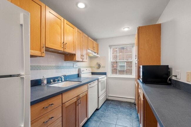 12 Colonial Village Dr Unit 5