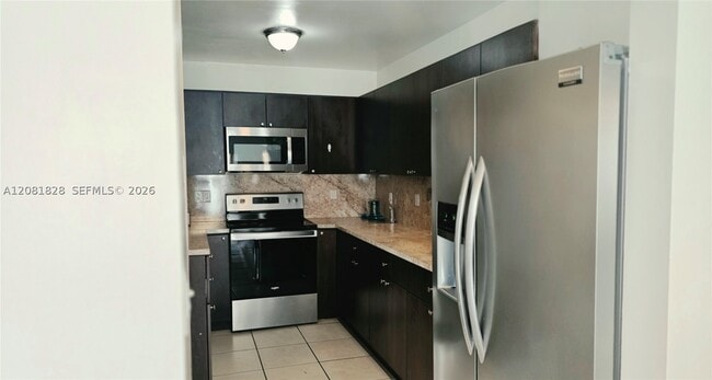 Photo - 113 NE 12th Ave