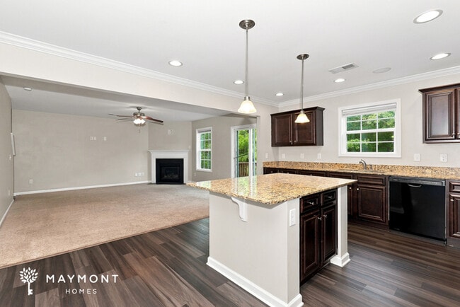 Photo - 559 Teaberry Dr