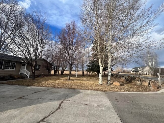 Photo - 643 N 2400 E