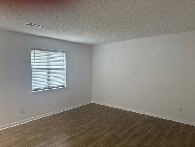 Photo - 244 Luden Dr