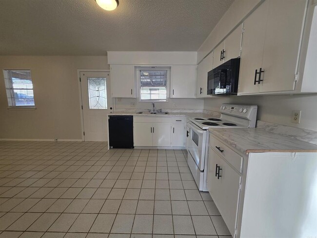 Photo - 600 Witts Dr