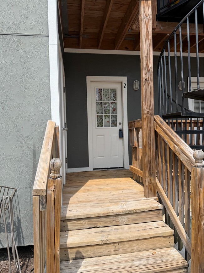 Building Photo - 1211 W Gray St Unit 2