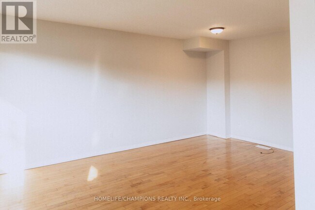 Photo - 1345 Altona Rd