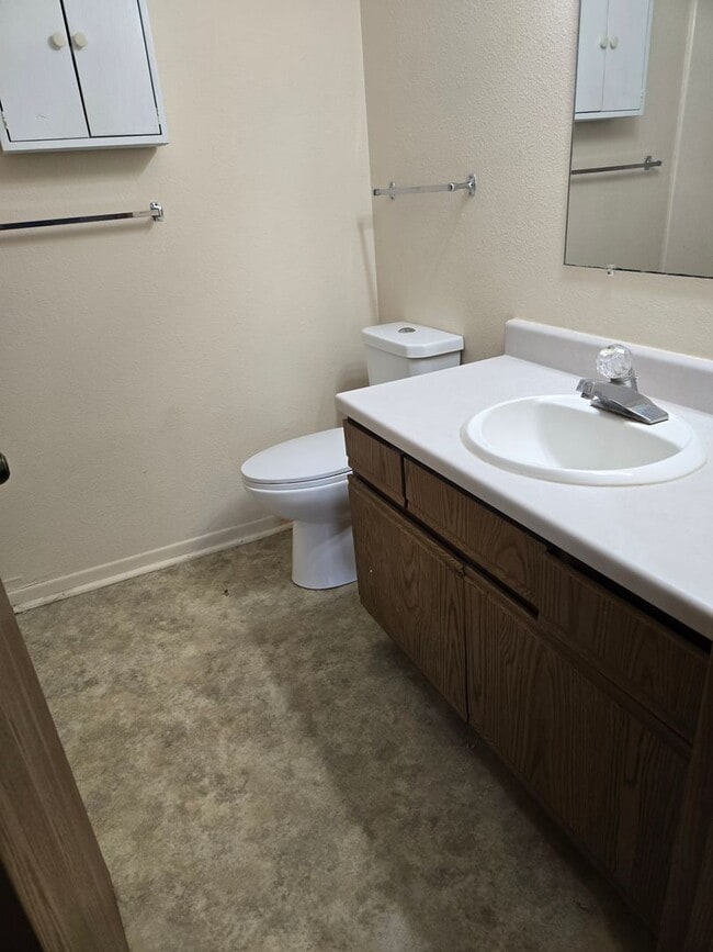 Evergreen Square Apartments