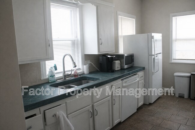 Photo - 328 N 6th St Unit 1