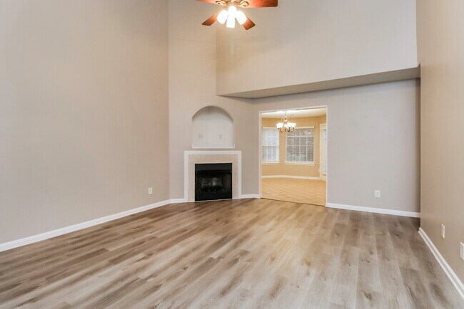 Photo - 6015 Bradford Ct