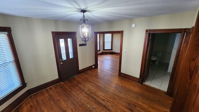 Photo - 114 S 6th St Unidad Lower Front Apartment