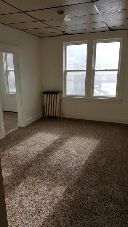 Photo - 611 Messenger St