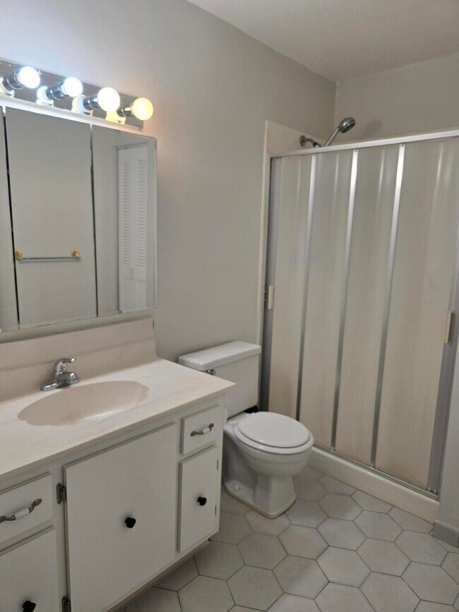 Photo - 163 Lake Gloria Dr