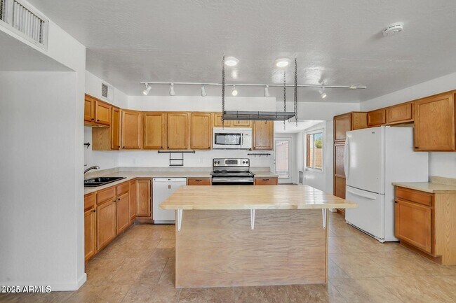 Photo - 1526 W Huntington Dr