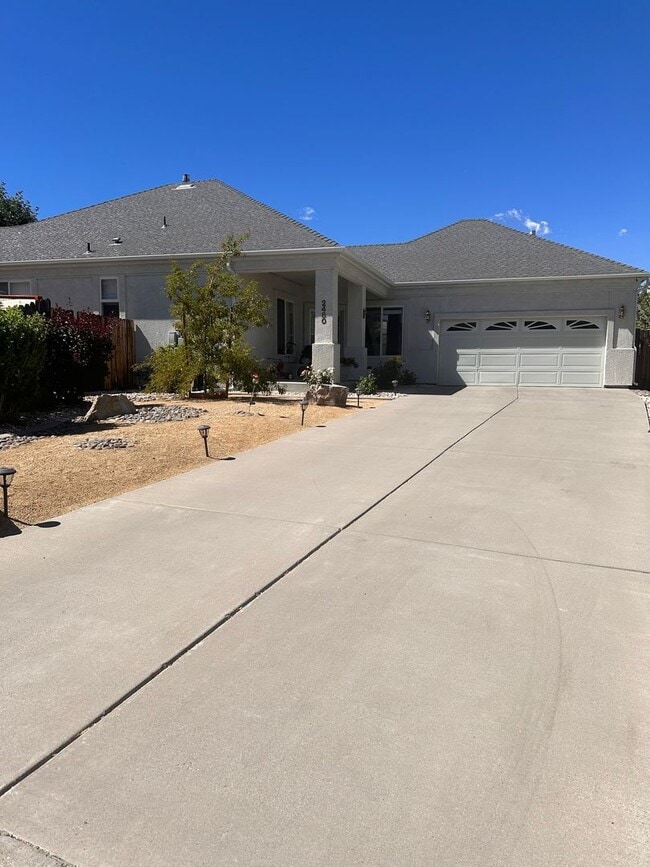 Building Photo - Beautiful Golf Course Home Located on a Cul de Sac