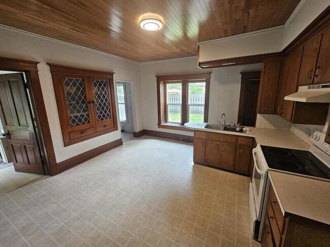 Photo - 206 N State St