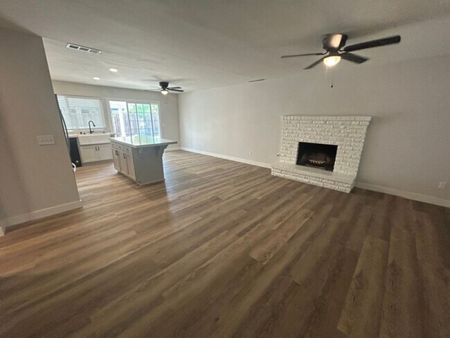 1928 S Bollinger St