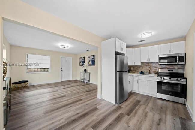 Building Photo - 7532 Farragut St Rental