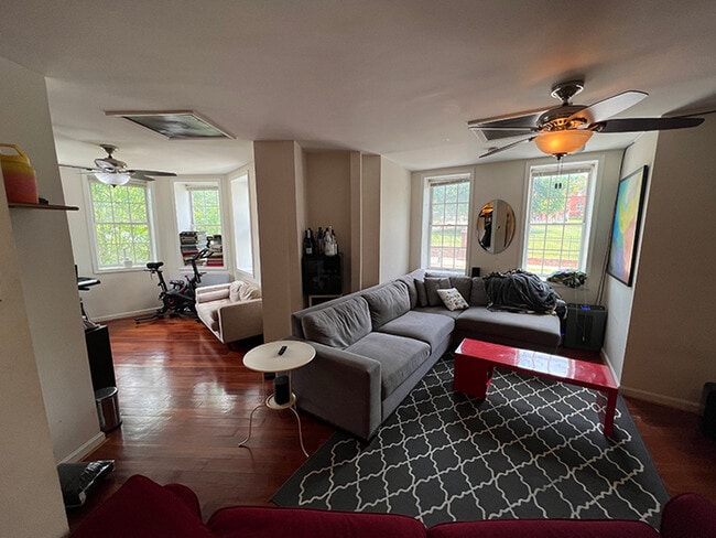 Photo - 1131 8th St NE