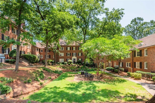 Building Photo - 107 S Laurel Ave Unit 102B Rental