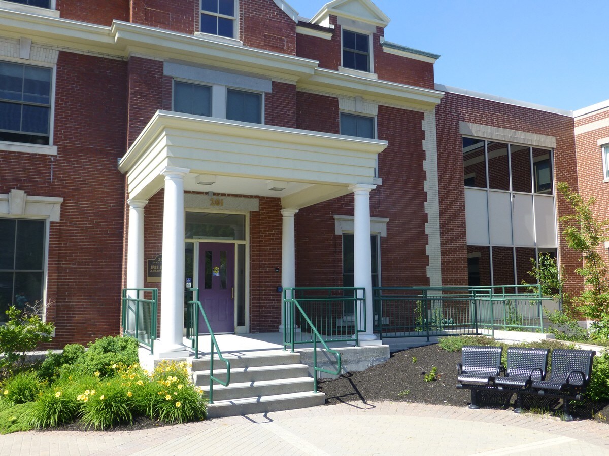 Photo - Iris Park Apartments