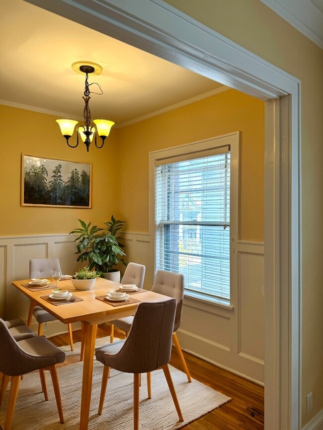 Photo - 2545 Garfield