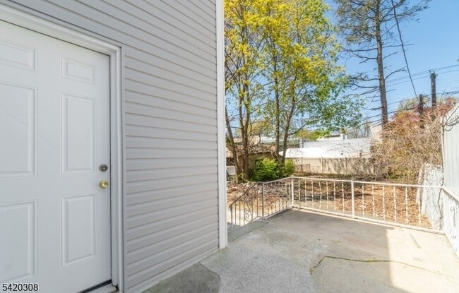 Photo - 155 Tichenor Ave Unit 1