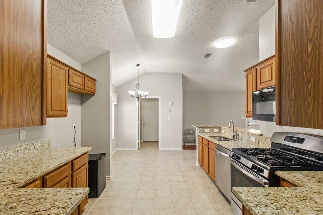 Photo - 8200 Stern St