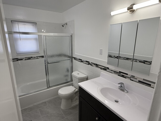 Photo - Continental Gardens