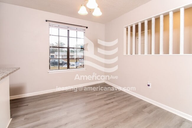 Photo - 3403 Blackstone St