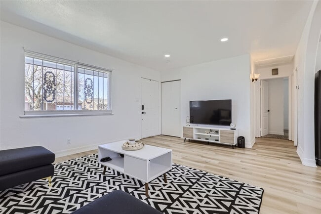 Photo - 5504 Troy St Unidad SI ID1604841P