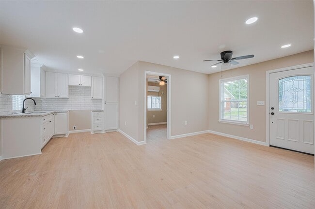 Photo - 2516 Craigmont St