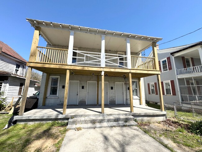 Building Photo - 211 E Gale St Rental