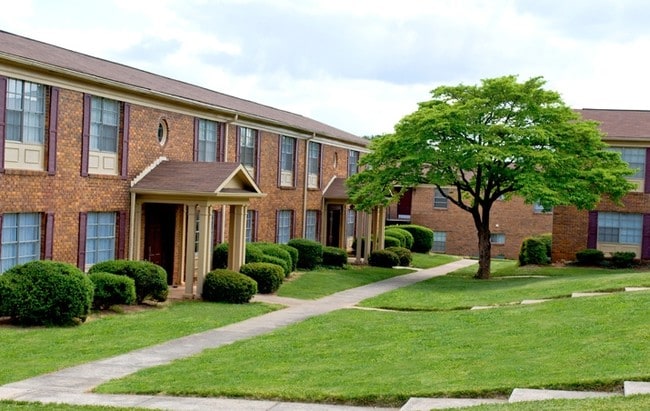 Town & Country Apartments - Town & Country Apartments