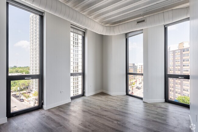 3BR, 3BA - 1,200SF