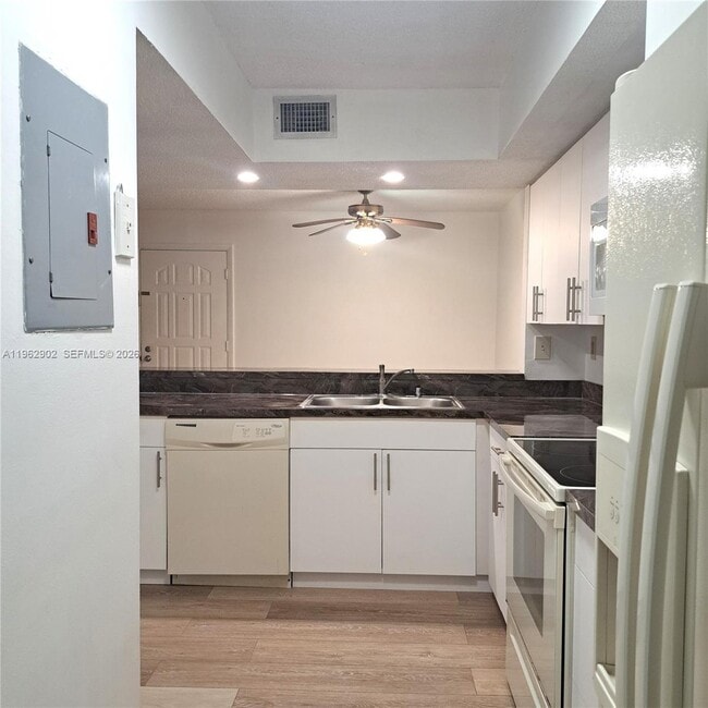 Photo - 8520 SW 212th St Unit 306