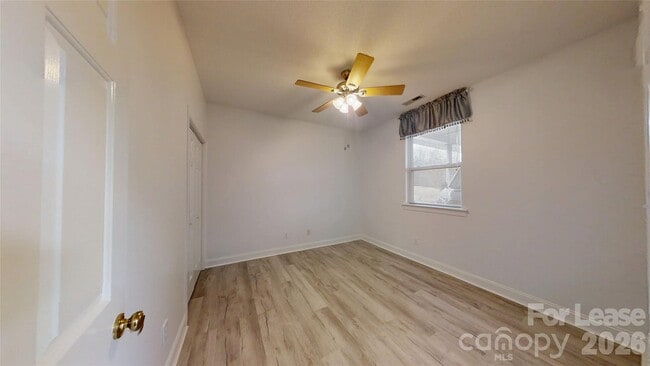 Photo - 6299 Pansy Trl