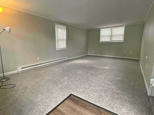 Building Photo - 360 Colonial Rd Unit Apt B
